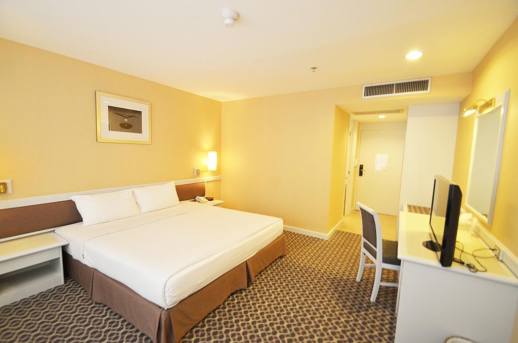 The City Hotel Sriracha By Bbh Japan Si Racha Room photo